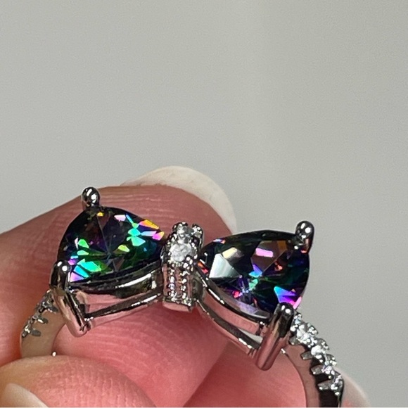 Elegant Silver Tone Bow Ring with Iridescent Stones Size 5.75 - Picture 4 of 7